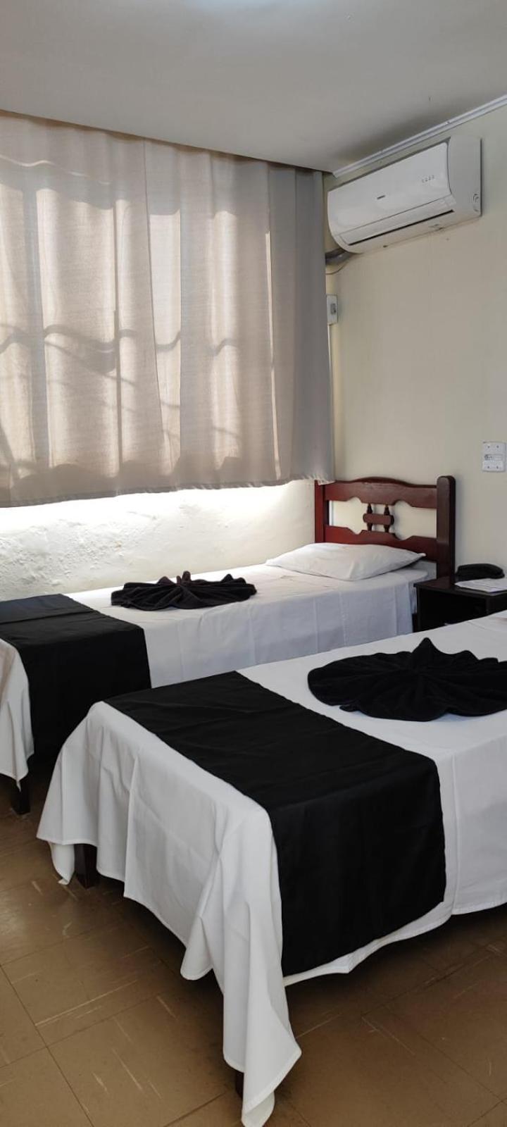 Hotel La Rocca, Гояния Екстериор снимка