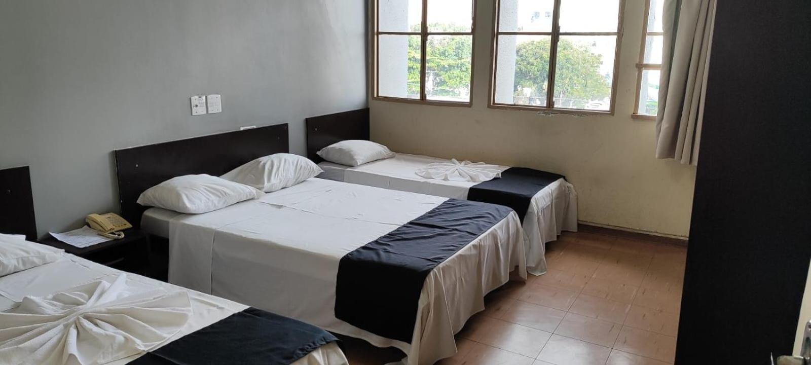 Hotel La Rocca, Гояния Екстериор снимка