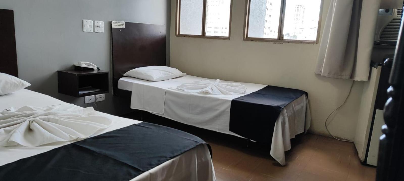 Hotel La Rocca, Гояния Екстериор снимка