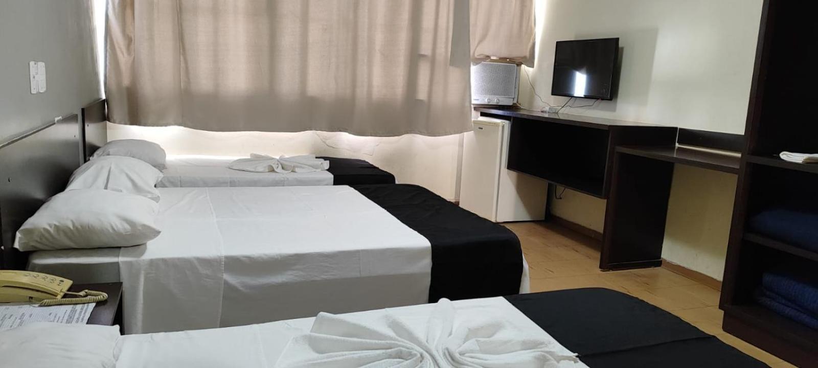 Hotel La Rocca, Гояния Екстериор снимка